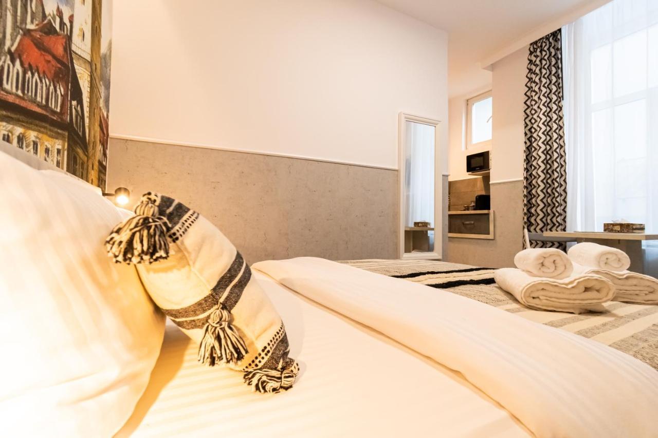 Okbrasov - Apartment & Studio In The Heart Of Old Town, Moments Away From The Black Church Exterior photo