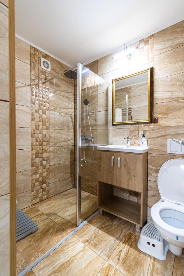 Okbrasov - Apartment & Studio In The Heart Of Old Town, Moments Away From The Black Church Exterior photo