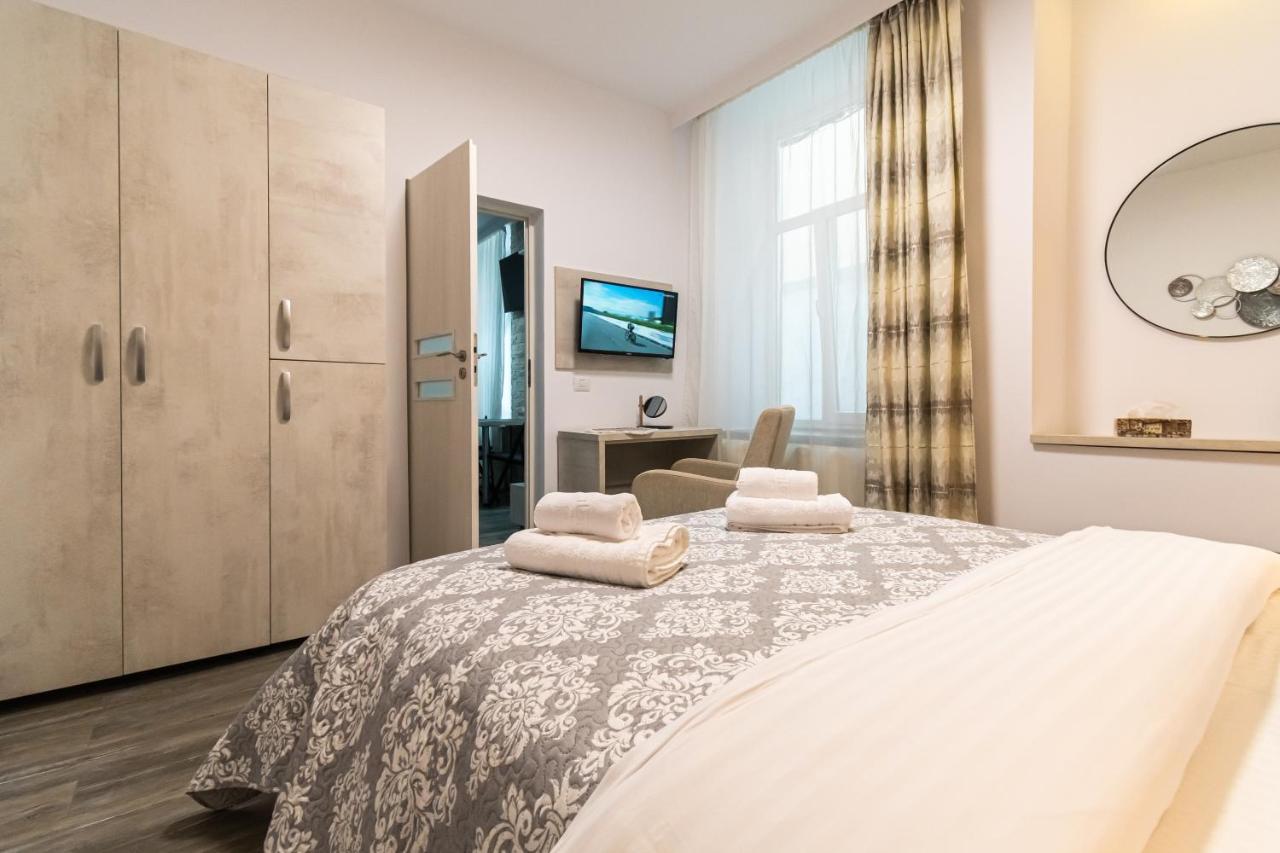 Okbrasov - Apartment & Studio In The Heart Of Old Town, Moments Away From The Black Church Exterior photo