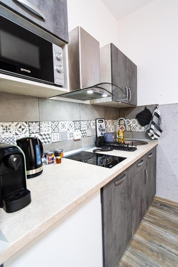 Okbrasov - Apartment & Studio In The Heart Of Old Town, Moments Away From The Black Church Exterior photo