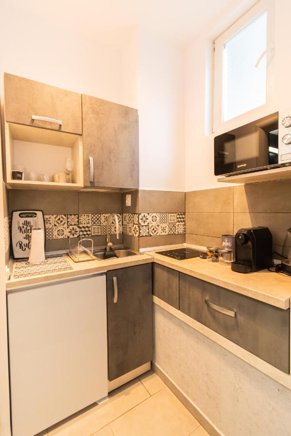 Okbrasov - Apartment & Studio In The Heart Of Old Town, Moments Away From The Black Church Exterior photo